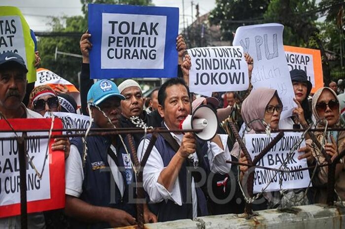 Demo Hari Ini,  Relawan Ganjar Pranowo demo Bawaslu