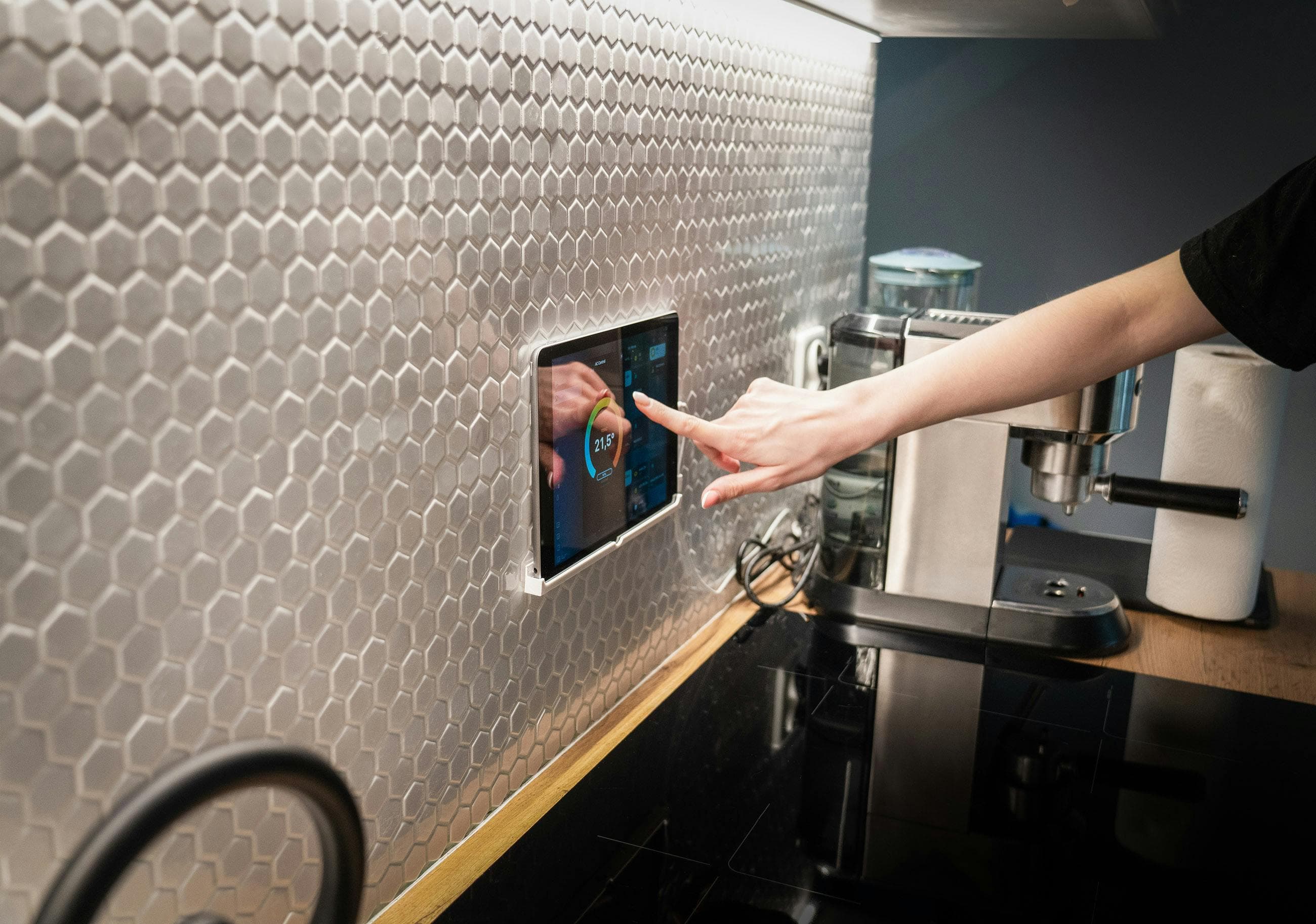 Kenapa Smart Home Rentan Diretas? Ini Risiko yang Sering Diabaikan