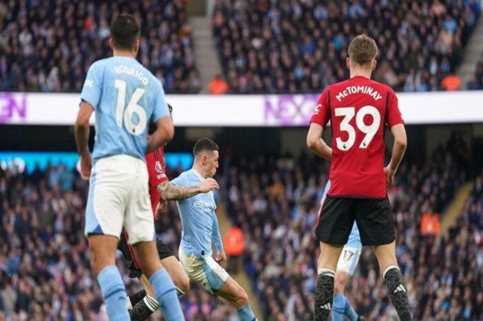 Reviews Premier League Manchester City Vs Manchester United: Derby Manchester, Manchester City Tumbangkan Manchester United